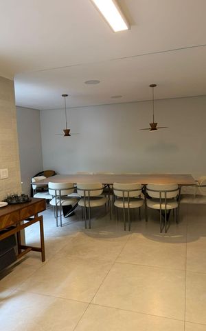 Casa à venda com 220m², 3 quartos e 2 vagas Casa à venda com 220m², 3 quartos e 2 vagasSala