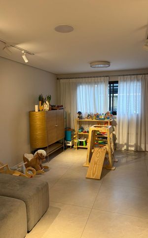 Casa à venda com 220m², 3 quartos e 2 vagas Casa à venda com 220m², 3 quartos e 2 vagasSala