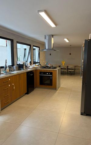 Casa à venda com 220m², 3 quartos e 2 vagas Casa à venda com 220m², 3 quartos e 2 vagasCozinha