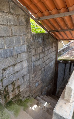 Casa para alugar com 202m², 3 quartos e 2 vagasEscada para Terraço