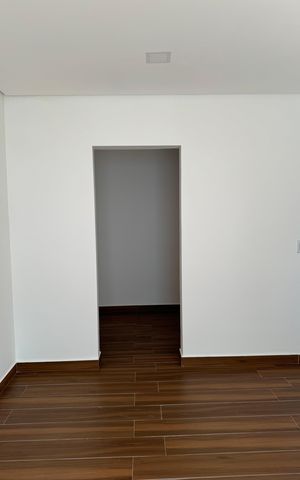 Casa à venda com 145m², 3 quartos e 3 vagas Casa à venda com 145m², 3 quartos e 3 vagasQuarto
