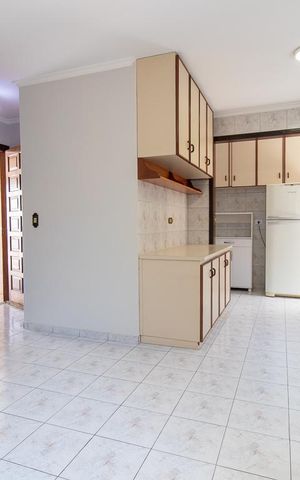 Casa à venda com 140m², 3 quartos e 4 vagas Casa à venda com 140m², 3 quartos e 4 vagasSala de Jantar