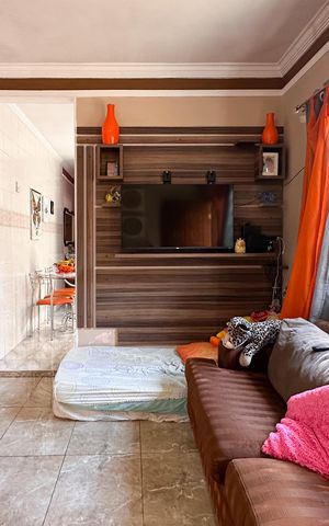 Casa à venda com 125m², 2 quartos e 2 vagasSala