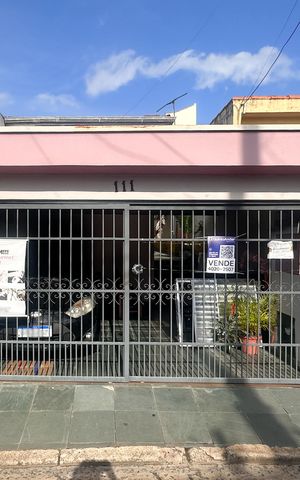 Casa à venda com 125m², 2 quartos e 2 vagasFachada