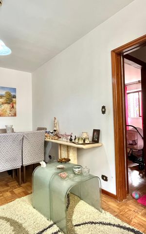 Apartamento à venda com 70m², 2 quartos e 1 vaga Apartamento à venda com 70m², 2 quartos e 1 vagaSala