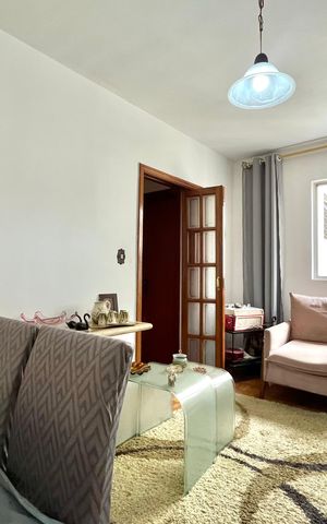 Apartamento à venda com 70m², 2 quartos e 1 vaga Apartamento à venda com 70m², 2 quartos e 1 vagaSala