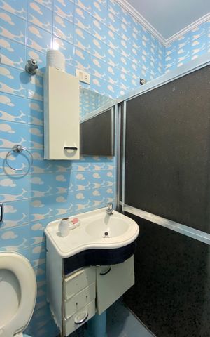 Casa à venda com 200m², 2 quartos e 1 vagaBanheiro