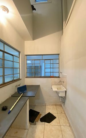 Casa à venda com 200m², 2 quartos e 1 vagaÁrea de Serviço
