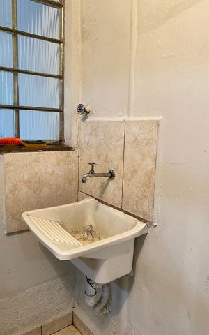Casa à venda com 200m², 2 quartos e 1 vagaÁrea de Serviço