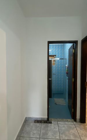Casa à venda com 200m², 2 quartos e 1 vagaCorredor - Quartos