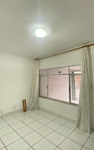 Casa à venda com 200m², 2 quartos e 1 vagaSala