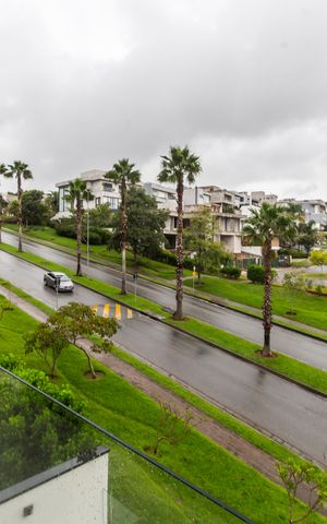 Casa de condomínio à venda com 350m², 4 quartos e 4 vagas Casa de condomínio à venda com 350m², 4 quartos e 4 vagasVista da Varanda