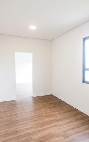 Casa de condomínio à venda com 350m², 4 quartos e 4 vagas Casa de condomínio à venda com 350m², 4 quartos e 4 vagasCloset da suíte