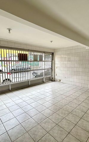 Casa à venda com 160m², 3 quartos e 2 vagas Casa à venda com 160m², 3 quartos e 2 vagasGaragem