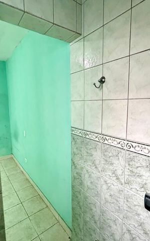 Casa à venda com 160m², 3 quartos e 2 vagas Casa à venda com 160m², 3 quartos e 2 vagasBanheiro 3