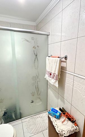Casa à venda com 160m², 3 quartos e 2 vagas Casa à venda com 160m², 3 quartos e 2 vagasBanheiro 1