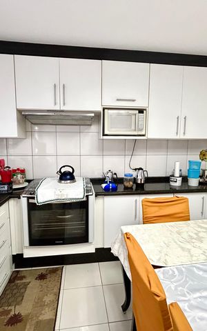 Casa à venda com 160m², 3 quartos e 2 vagas Casa à venda com 160m², 3 quartos e 2 vagasCozinha