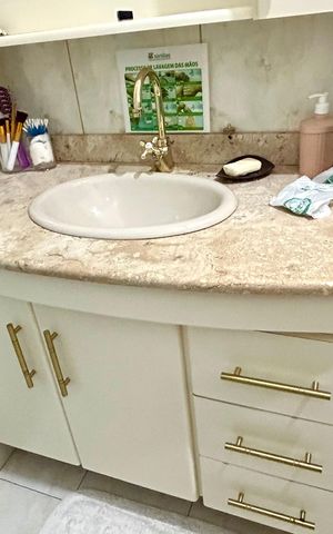 Casa à venda com 160m², 3 quartos e 2 vagas Casa à venda com 160m², 3 quartos e 2 vagasBanheiro 2
