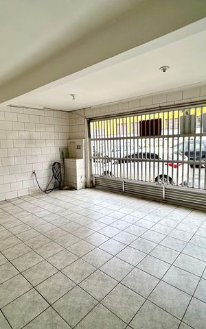 Casa à venda com 160m², 3 quartos e 2 vagas Casa à venda com 160m², 3 quartos e 2 vagasGaragem