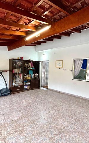 Casa à venda com 160m², 3 quartos e 2 vagas Casa à venda com 160m², 3 quartos e 2 vagasVaranda da Suíte