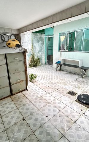 Casa à venda com 160m², 3 quartos e 2 vagas Casa à venda com 160m², 3 quartos e 2 vagasÁrea de Serviço