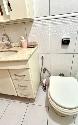 Casa à venda com 160m², 3 quartos e 2 vagas Casa à venda com 160m², 3 quartos e 2 vagasBanheiro 1