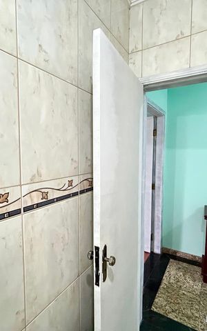Casa à venda com 160m², 3 quartos e 2 vagas Casa à venda com 160m², 3 quartos e 2 vagasBanheiro 2