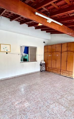 Casa à venda com 160m², 3 quartos e 2 vagas Casa à venda com 160m², 3 quartos e 2 vagasVaranda da Suíte