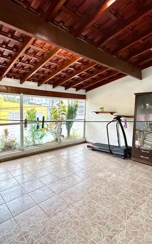 Casa à venda com 160m², 3 quartos e 2 vagas Casa à venda com 160m², 3 quartos e 2 vagasVaranda da Suíte