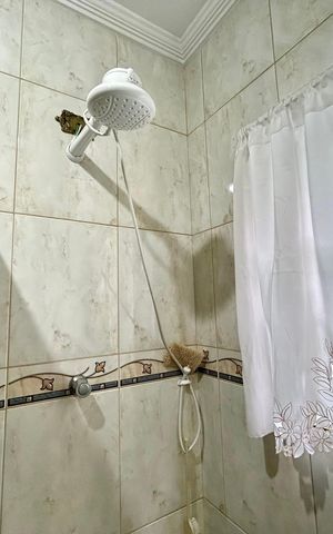 Casa à venda com 160m², 3 quartos e 2 vagas Casa à venda com 160m², 3 quartos e 2 vagasBanheiro 2