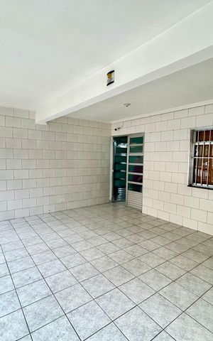 Casa à venda com 160m², 3 quartos e 2 vagas Casa à venda com 160m², 3 quartos e 2 vagasGaragem
