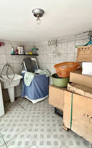 Casa à venda com 160m², 3 quartos e 2 vagas Casa à venda com 160m², 3 quartos e 2 vagasÁrea de Serviço
