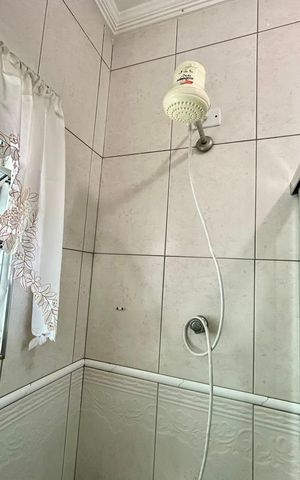 Casa à venda com 160m², 3 quartos e 2 vagas Casa à venda com 160m², 3 quartos e 2 vagasBanheiro da Suíte