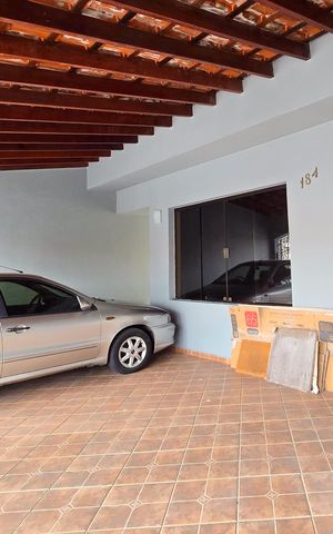 Casa à venda com 206m², 3 quartos e 3 vagasGaragem