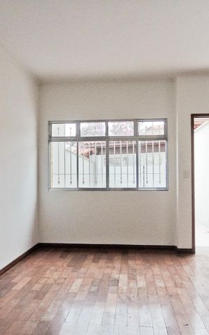 Casa à venda com 108m², 3 quartos e 1 vaga Casa à venda com 108m², 3 quartos e 1 vagaSala