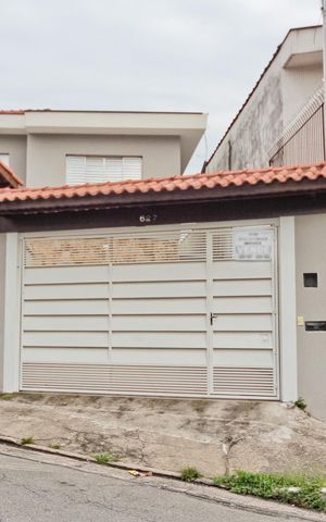 Casa à venda com 119m², 3 quartos e 2 vagas