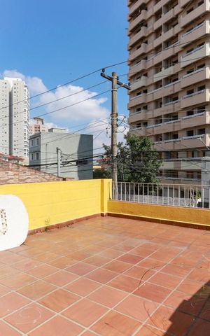 Casa à venda com 120m², 2 quartos e sem vaga Casa à venda com 120m², 2 quartos e sem vagaTerraço