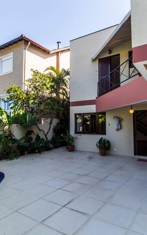 Casa de condomínio para alugar com 360m², 4 quartos e 4 vagas Casa de condomínio para alugar com 360m², 4 quartos e 4 vagasÁrea gourmet
