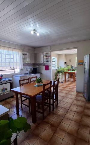 Casa à venda com 352m², 3 quartos e 4 vagas Casa à venda com 352m², 3 quartos e 4 vagasCozinha