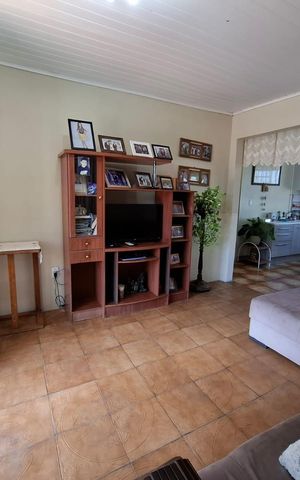 Casa à venda com 352m², 3 quartos e 4 vagas Casa à venda com 352m², 3 quartos e 4 vagasSala