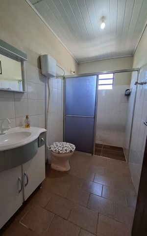 Casa à venda com 352m², 3 quartos e 4 vagas Casa à venda com 352m², 3 quartos e 4 vagasBanheiro 1
