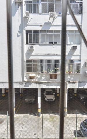 Apartamento à venda com 115m², 3 quartos e sem vaga Apartamento à venda com 115m², 3 quartos e sem vagaSala