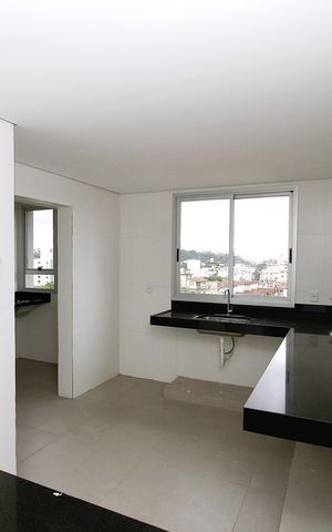 Apartamento à venda com 86m², 3 quartos e 2 vagasCozinha