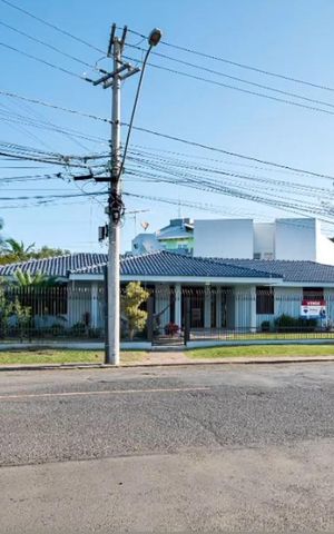 Casa à venda com 420m², 3 quartos e 3 vagasÁrea Comum 