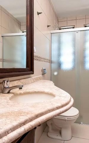 Casa à venda com 420m², 3 quartos e 3 vagasBanheiro 5