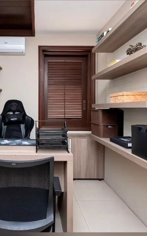 Casa à venda com 420m², 3 quartos e 3 vagasEscritório 