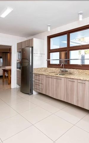 Casa à venda com 420m², 3 quartos e 3 vagasCozinha 