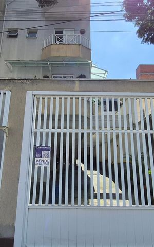 Casa à venda com 85m², 3 quartos e 1 vaga Casa à venda com 85m², 3 quartos e 1 vagaFachada