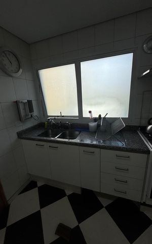 Apartamento à venda com 217m², 4 quartos e 4 vagas Apartamento à venda com 217m², 4 quartos e 4 vagasCozinha