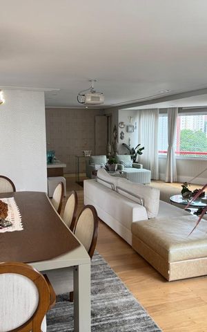 Apartamento à venda com 217m², 4 quartos e 4 vagas Apartamento à venda com 217m², 4 quartos e 4 vagasSala